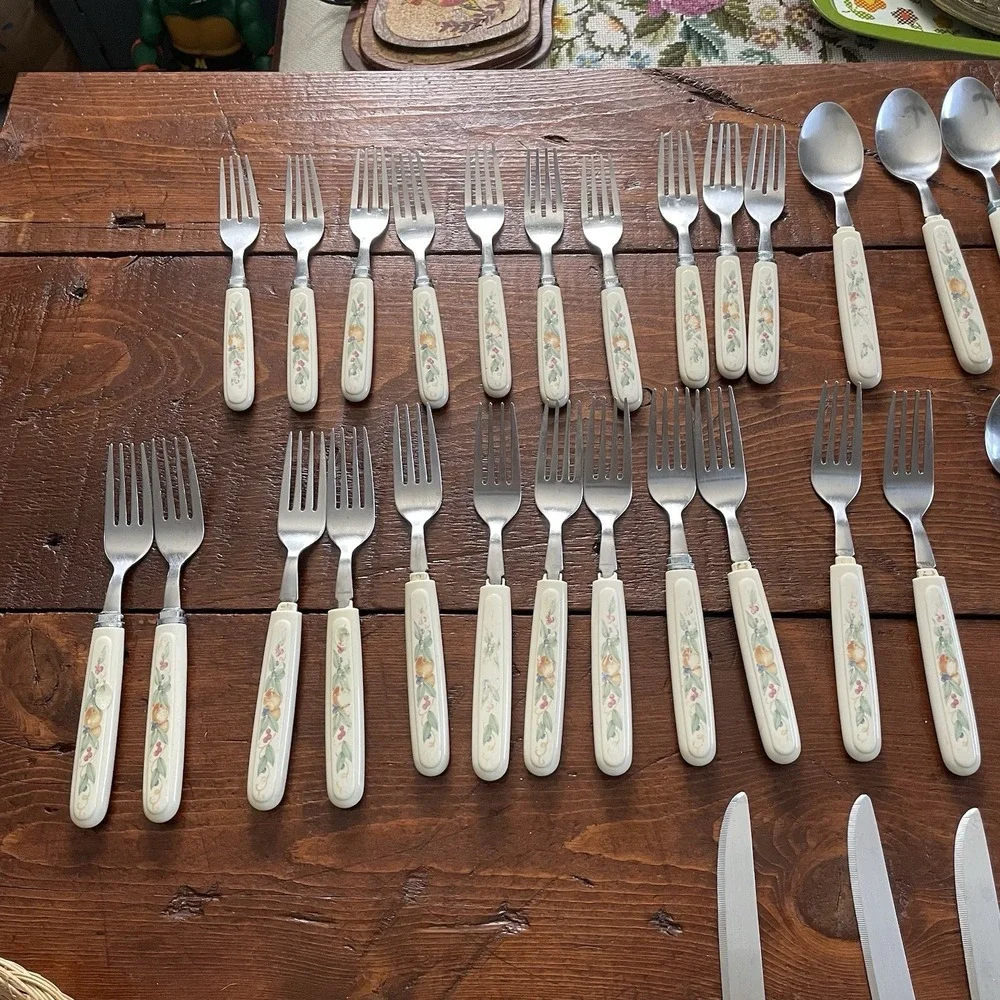 Vintage Corelle Abundance Stainless Taiwan Corning Ware Silverware-45 Piece Set